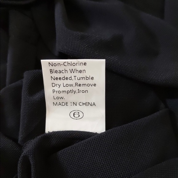 🎉 3/$20 👯♀️Host Pick⚡️Shein Drop Shoulder Slit Side Longline Tee - Picture 9 of 9